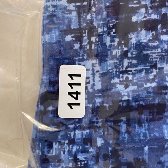 1411 LuLaRoe Leggings Size OS Light Blue and Navy Geometric Print New - Picture 4 of 4